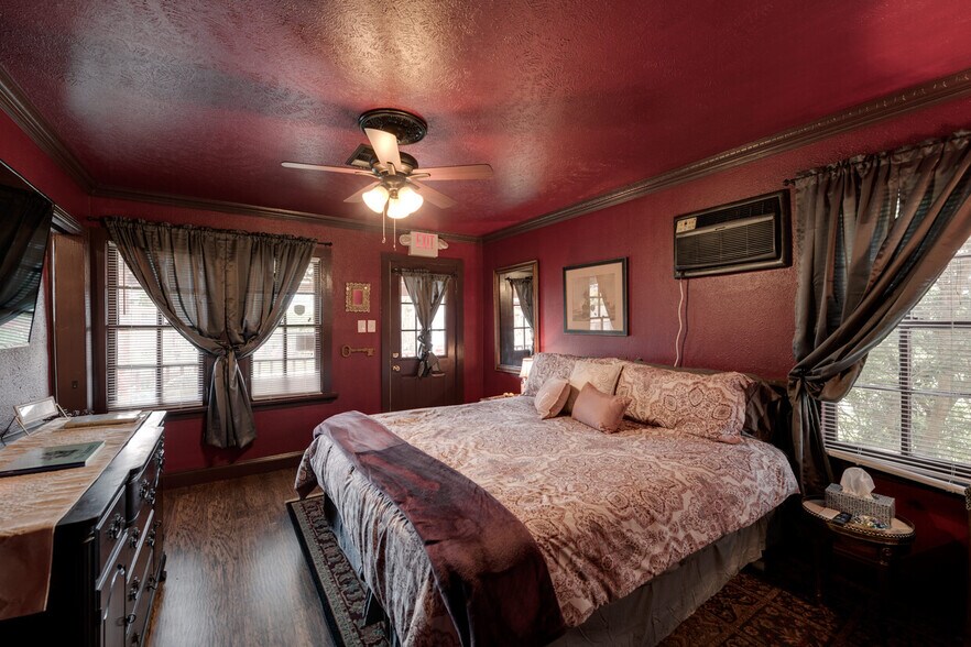 More Photos Of 509 8th St, Kemah Hospitality For Sale