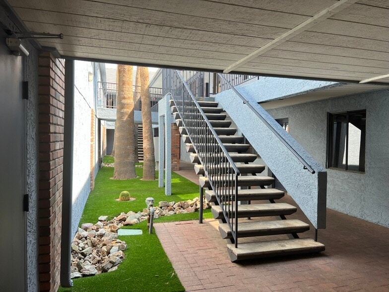 More Photos Of 4539 N 22nd St, Phoenix Office Residential For Lease