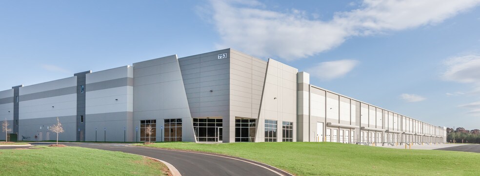 More Photos Of 753 Broadway Ave, Braselton Distribution For Lease