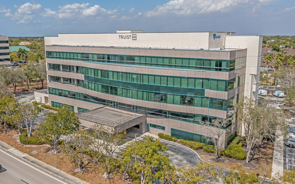 More Photos Of 12751 New Brittany Blvd, Fort Myers Office For Lease