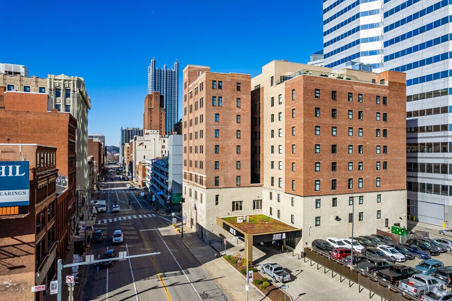 More Photos Of 453 Blvd of the Allies, Pittsburgh Hotel For Lease