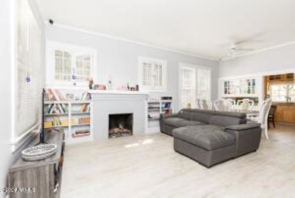 More Photos Of 711 E McKinley St, Phoenix Light Distribution For Sale