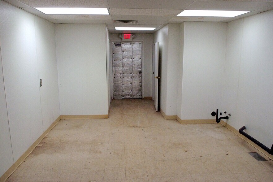 More Photos Of 1406-1500 Lexington Ave, Mansfield Unknown For Lease
