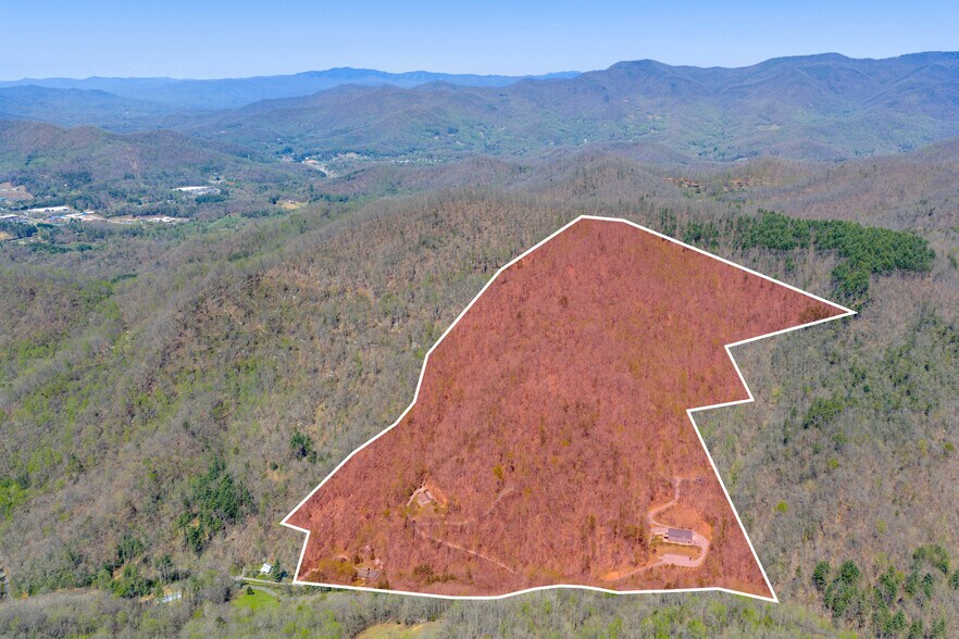 More Photos Of 95 Upstream Campus Trl, Sylva Schools For Sale