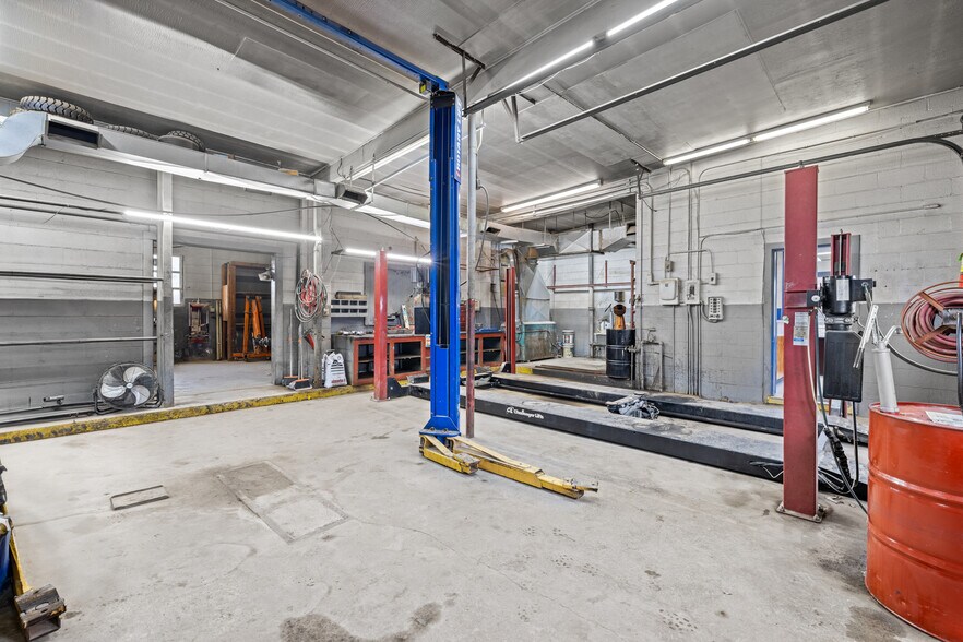 More Photos Of 16855 Oak St, Dillwyn Service For Sale