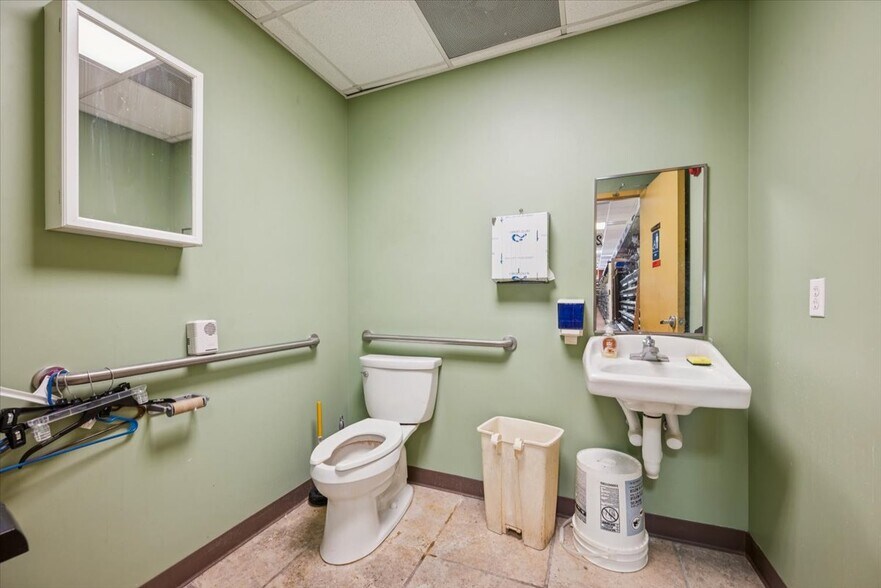 More Photos Of 501 Springfield Ave, Berkeley Heights Freestanding For Lease