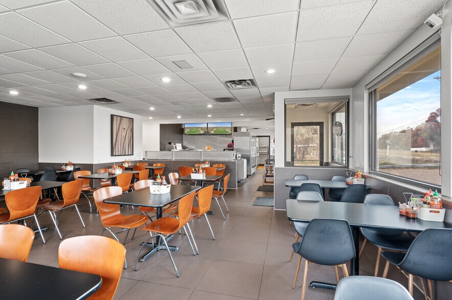 More Photos Of 7429 E River Rd, Fridley Restaurant For Sale