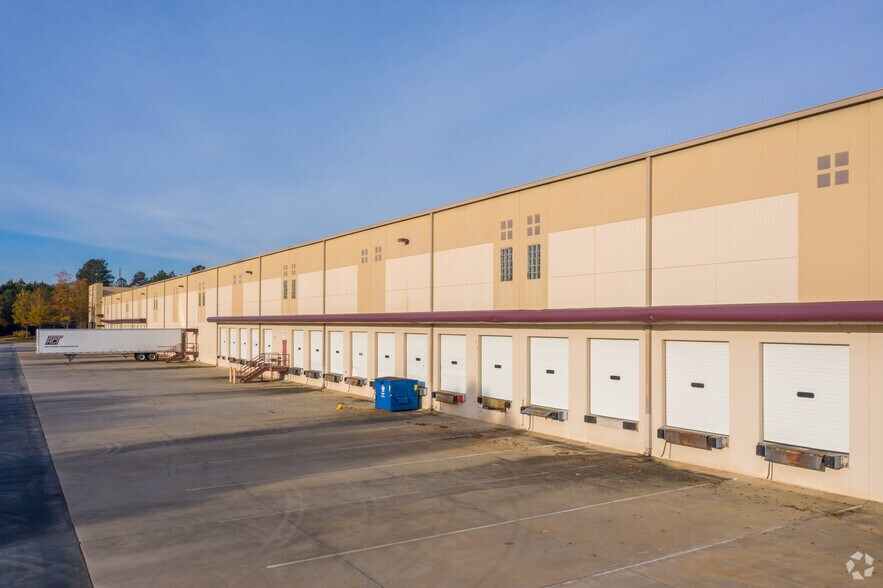 More Photos Of 2107 Eastview Pky, Conyers Warehouse For Lease