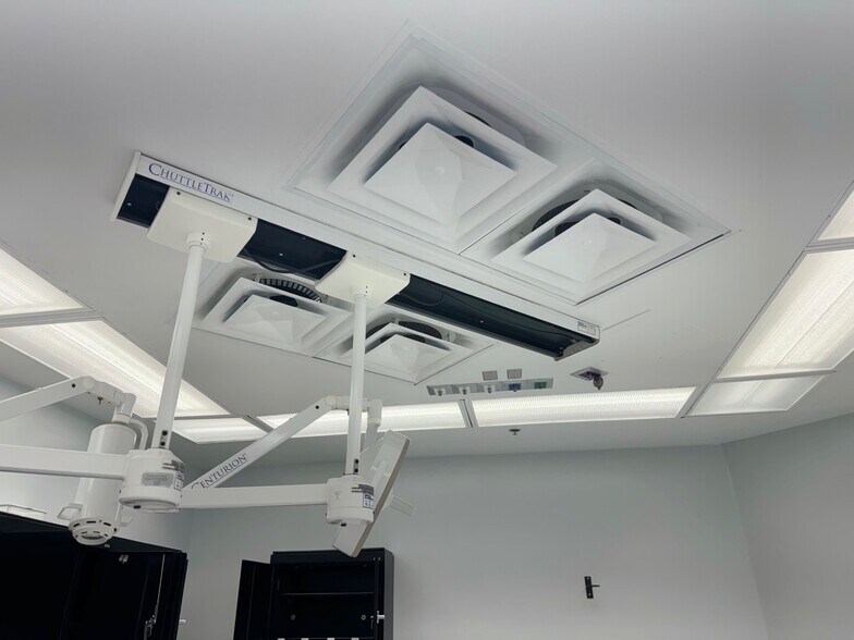 More Photos Of 130 9th St N, Naples Office For Sale