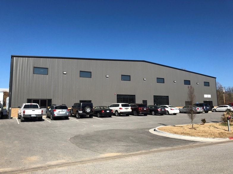 More Photos Of 2209 Hawks Lndg, Fayetteville Warehouse For Lease