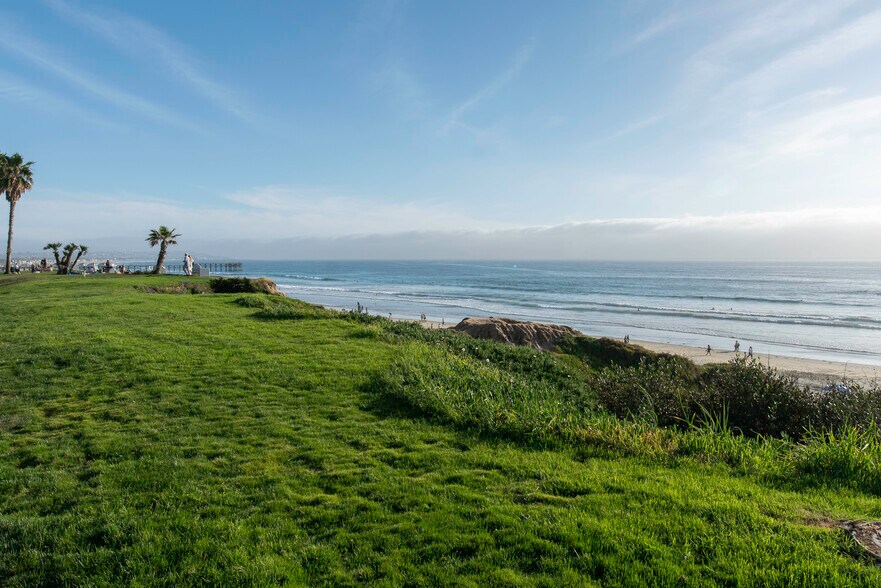 More Photos Of 4933 Ocean Blvd, San Diego Multifamily For Sale