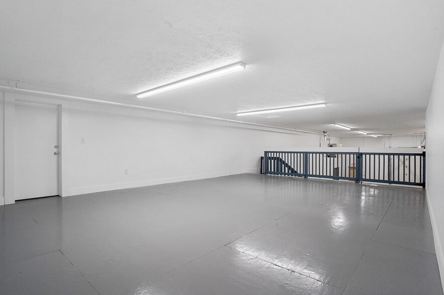 More Photos Of 1337 Commerce Dr, Stow Light Distribution For Sale