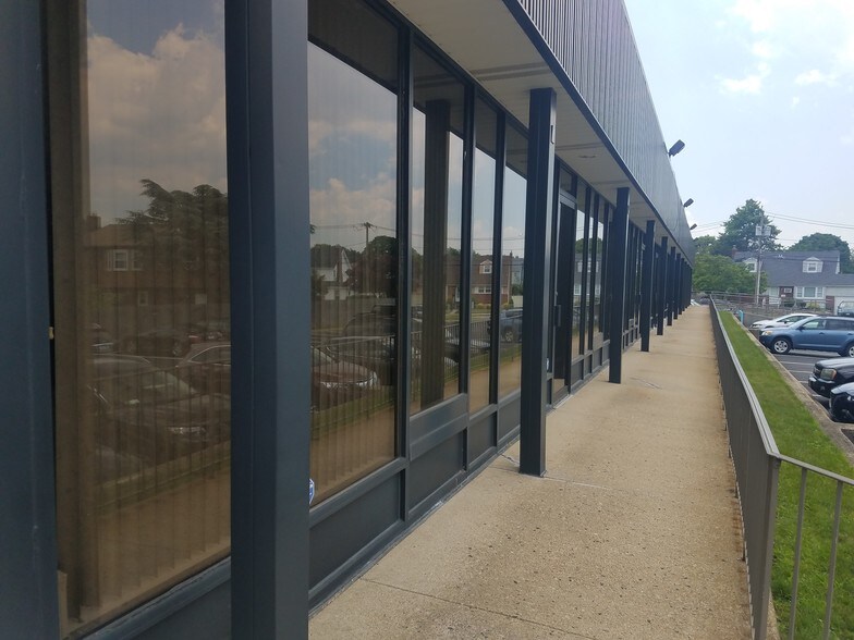 More Photos Of 1200 W Broadway, Hewlett Medical For Lease