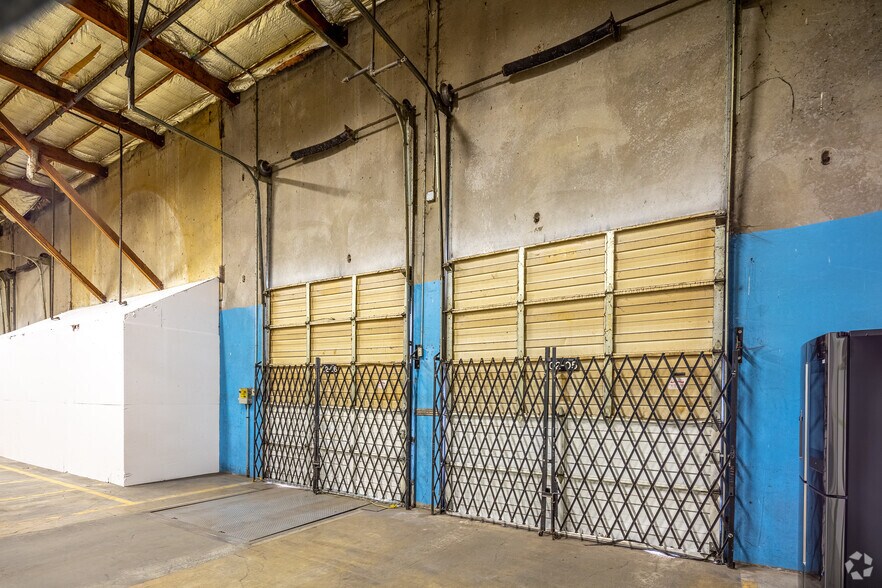 More Photos Of 6035 NE 92nd Dr, Portland Warehouse For Lease