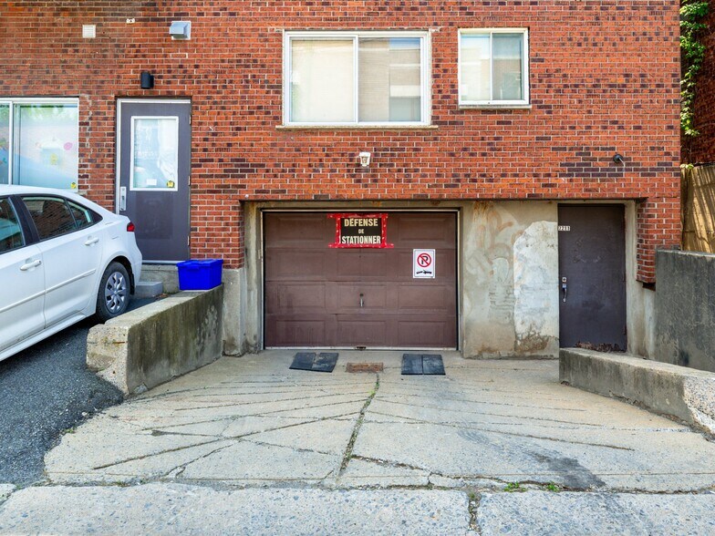 More Photos Of 7211-7219 Saint-Denis, Montréal Apartments For Sale