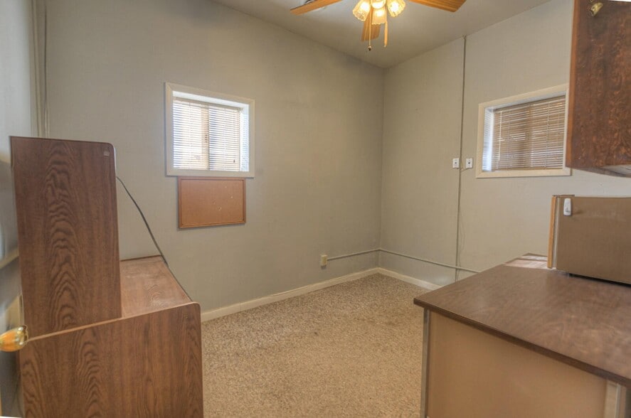 More Photos Of 22540 Us Highway 160, Walsenburg Veterinarian Kennel For Sale
