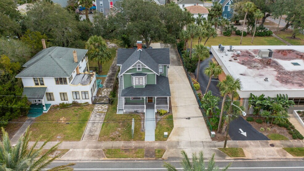 More Photos Of 339 S Ridgewood Ave, Daytona Beach Office Residential For Sale