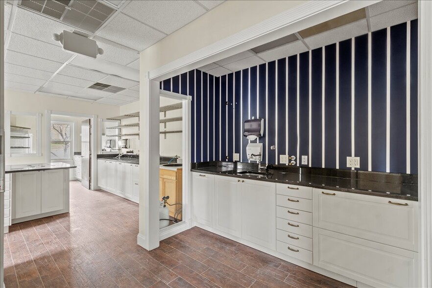 More Photos Of 530 E Main St, Chester Medical For Sale