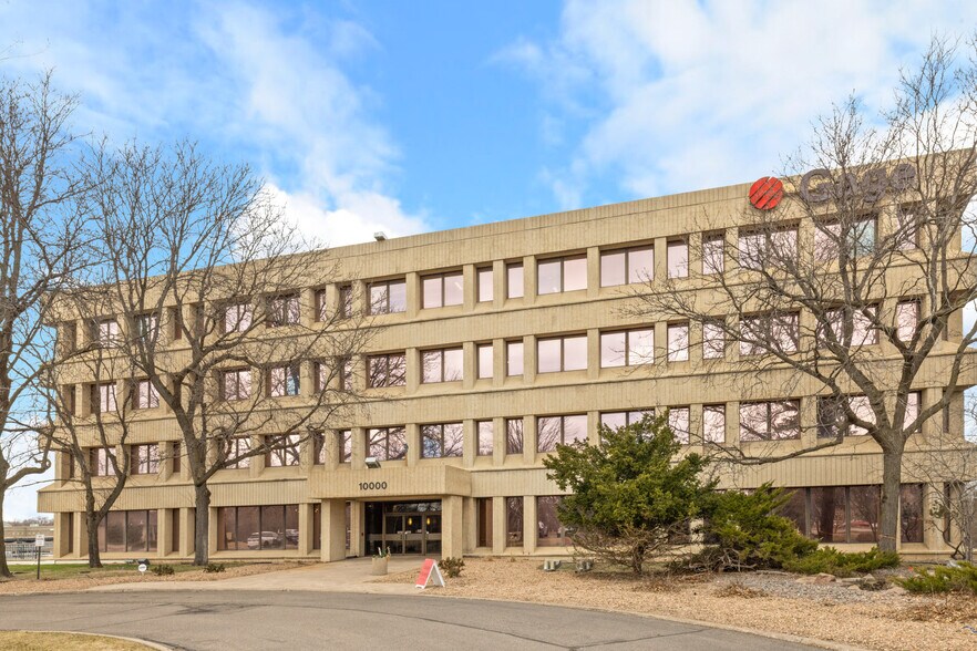 More Photos Of 10000 Highway 55, Plymouth Office For Lease