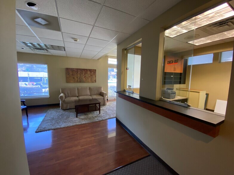 More Photos Of 784 Prince Ave, Athens Medical For Sale