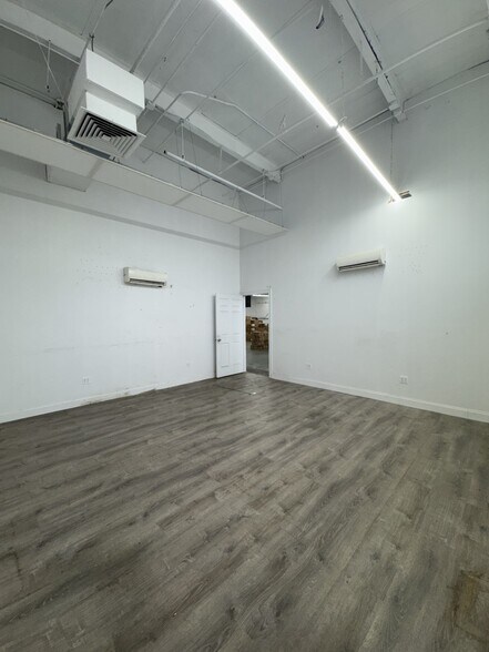 More Photos Of 59-48 55th St, Maspeth Manufacturing For Lease