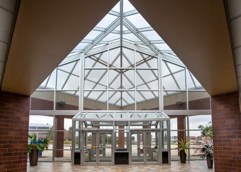 More Photos Of 10200 Innovation Dr, Milwaukee Office For Lease