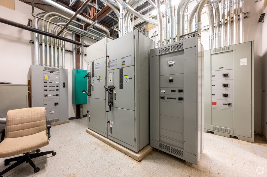 More Photos Of 14611 W Commerce Rd, Daleville Office For Sale