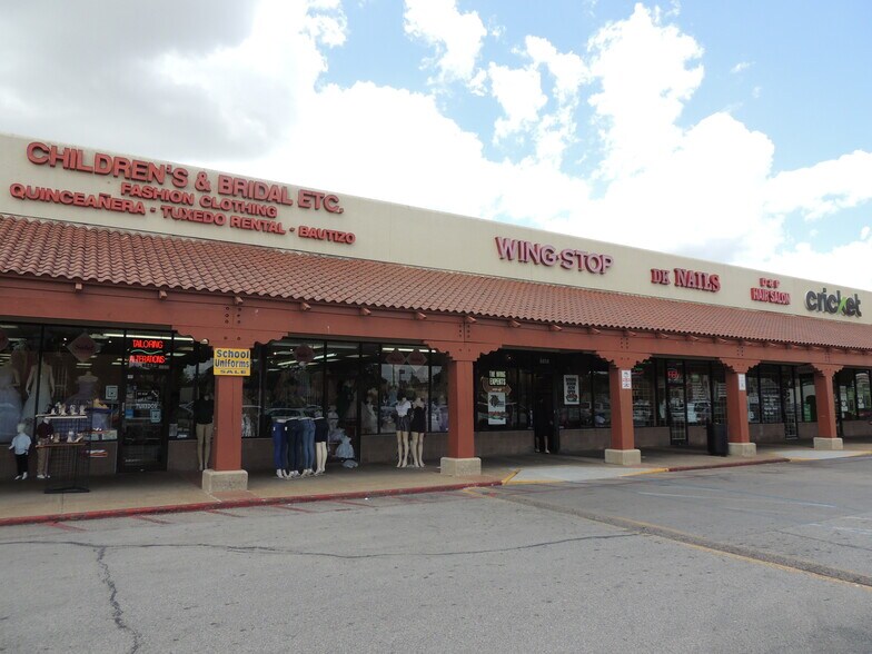 More Photos Of 6800-6890 Harrisburg Blvd, Houston Unknown For Lease