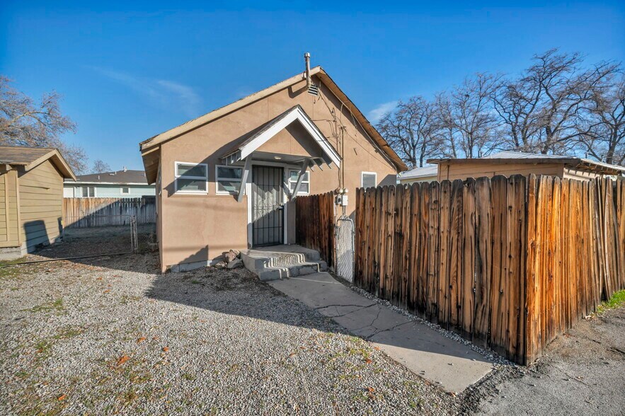 More Photos Of 1947-1949 H St, Sparks Apartments For Sale