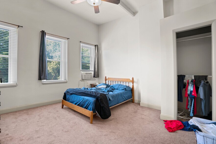 More Photos Of 2819 Eastern Ave, Baltimore Storefront Retail Residential For Sale