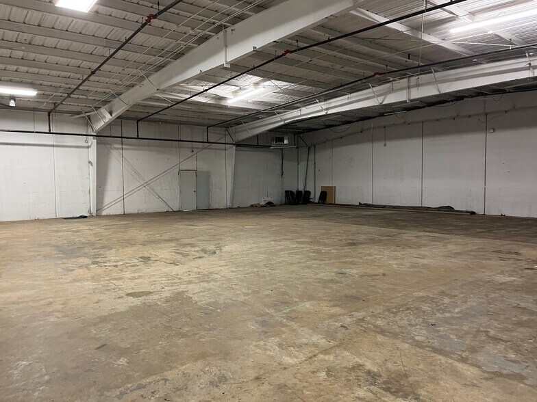 More Photos Of 4301 Poche Ct W, New Orleans Warehouse For Lease