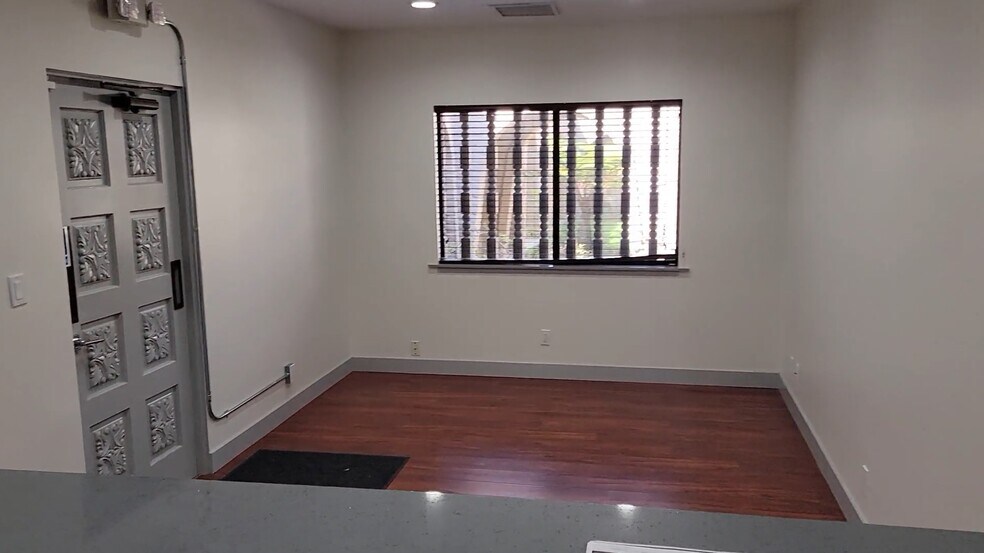 More Photos Of 3231 Waring Ct, Oceanside Medical For Lease
