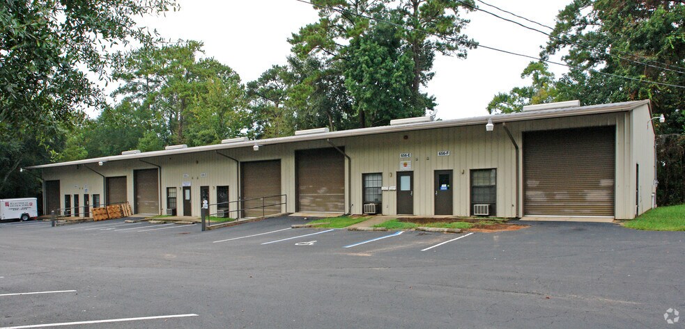 More Photos Of 656 Capital Cir NE, Tallahassee Warehouse For Lease