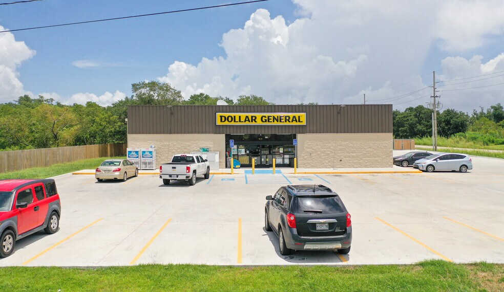 Primary Photo Of 100 Oak Rd, Buras General Retail For Sale