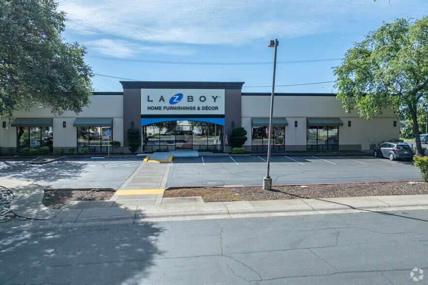 More Photos Of 12190 Tributary Ln, Rancho Cordova Freestanding For Lease