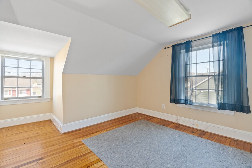 More Photos Of 605 E Nine Mile Rd, Highland Springs Office Residential For Sale