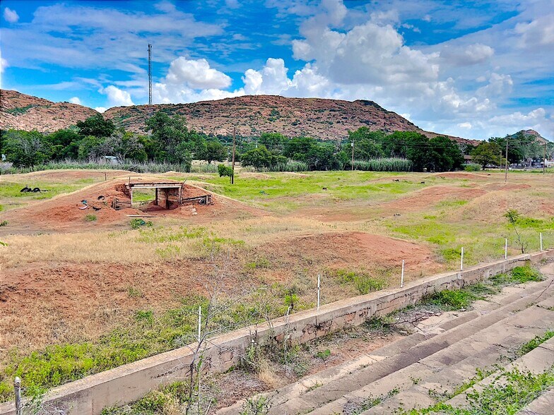 More Photos Of 14683 OK-44A, Lone Wolf Amusement Park For Sale