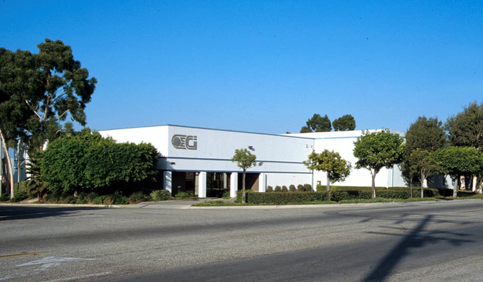 More Photos Of 1195 W Victoria St, Compton Warehouse For Lease