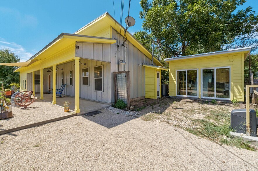 More Photos Of 2236 Webberville Rd, Austin Office For Lease