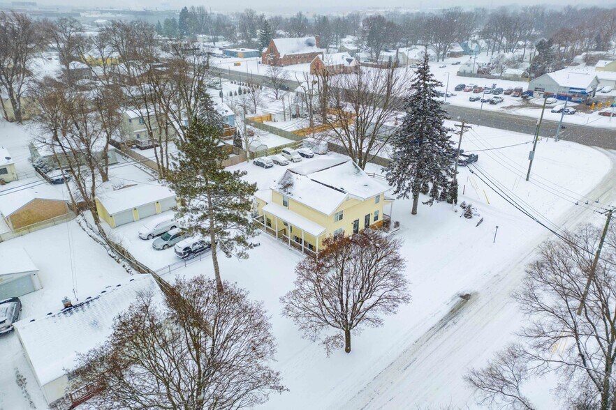 More Photos Of 568 E Columbia Ave, Pontiac Apartments For Sale