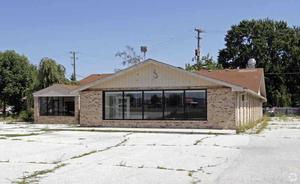 Primary Photo Of 4750-4758 24th Ave, Fort Gratiot Freestanding For Sale