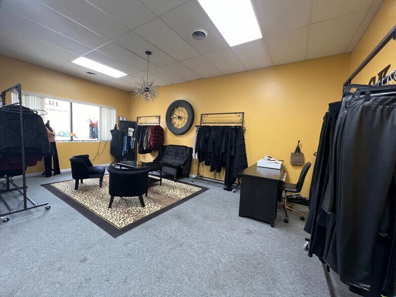 More Photos Of 402 E Main St, Riverton Storefront Retail Office For Sale