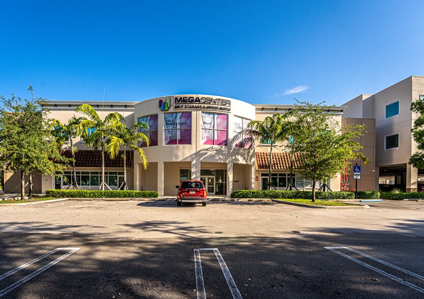 More Photos Of 7451 Riviera Blvd, Miramar Self Storage For Lease