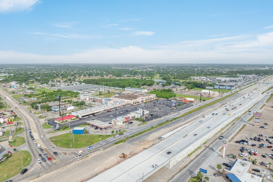 More Photos Of 3400-3410 Gulf Freeway, Dickinson Unknown For Lease