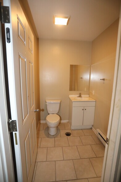 More Photos Of 8450 E Trade Center Dr, Columbia Showroom For Lease