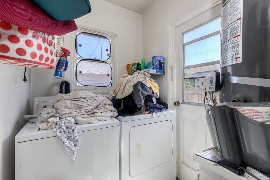 More Photos Of 4918 Del Monte Ave, San Diego Multifamily For Sale
