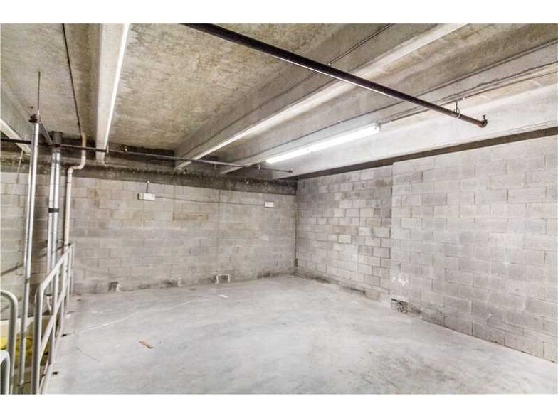 More Photos Of 11379-11399 NW 122nd St, Medley Warehouse For Sale