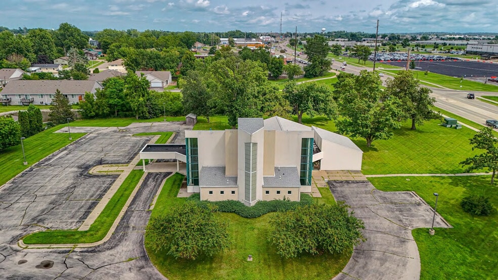 Primary Photo Of 640 Blairs Ferry Rd NE, Cedar Rapids Religious Facility For Sale