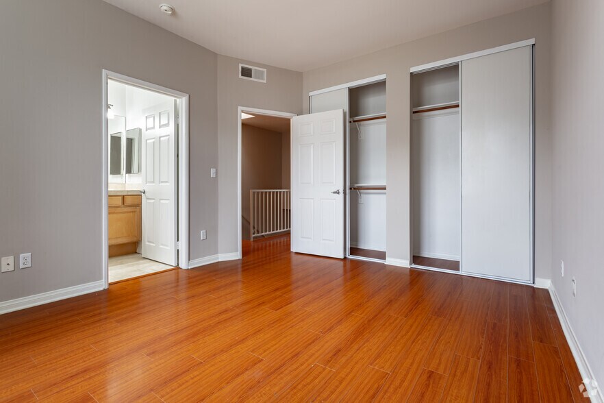 More Photos Of 1239 W 30th St, Los Angeles Apartments For Sale