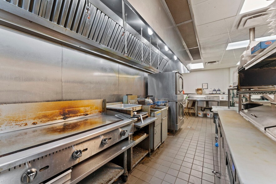 More Photos Of 118 Railroad Ave NE, Mora General Retail For Sale